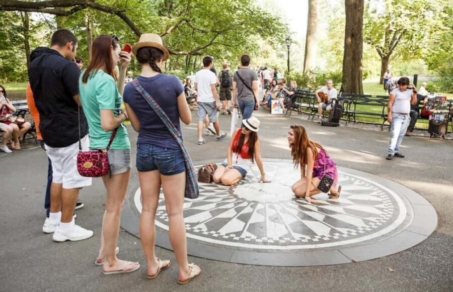 Best of NYC:Top-Rated Sex and the City Hotspots Pedicab Tour - Magnolia Bakery: Where the Tour Lets You Reward Yourself