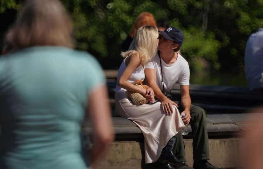 Best of NYC:Top-Rated Sex and the City Hotspots Pedicab Tour - Setting Expectations: Show Fans vs. Central Park Fans
