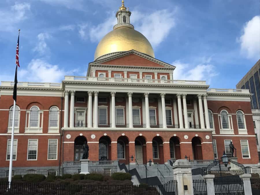 From NYC: 1-Day Tour to Boston, Cambridge, MIT, Harvard, and Much More - Quincy Market Lunch: Eat Local Classics and Keep the Day Moving