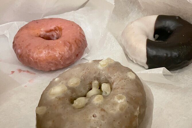 Iconic NYC Breakfast Food & Landmark Tour: Coffee, Bagel, Donut + - Bagel Market: What Makes New York Bagels Different