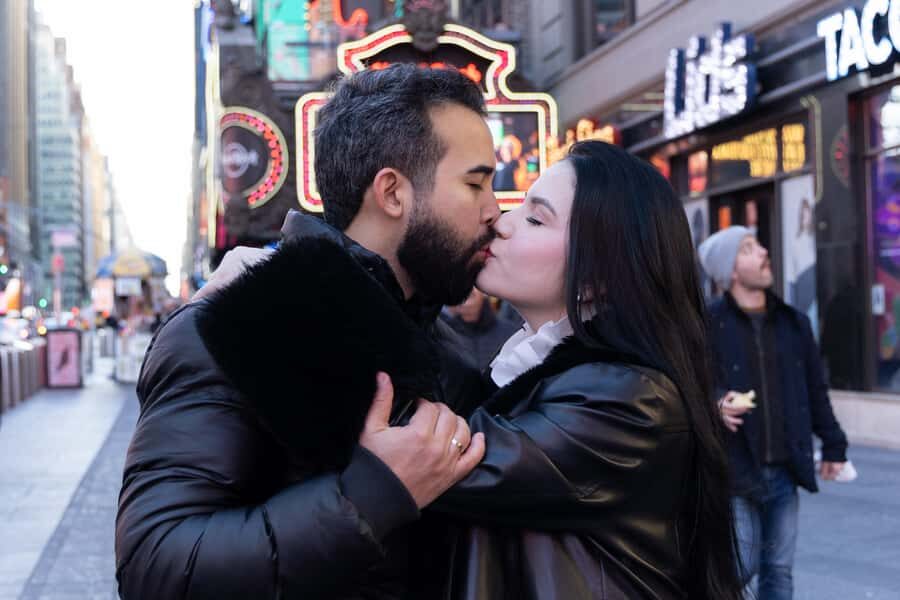 New York City: Photoshoot - Times Square - The Photographer Factor: Marcio’s Pose Coaching