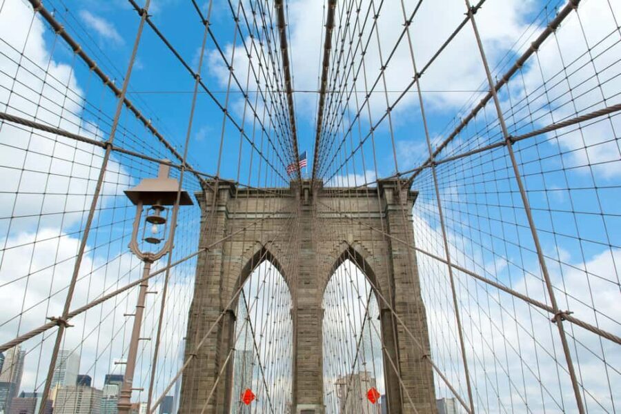 NYC: Brooklyn Bridge, DUMBO, and Skyline Small Group Tour - City Hall to the Civic Center: get your bearings fast