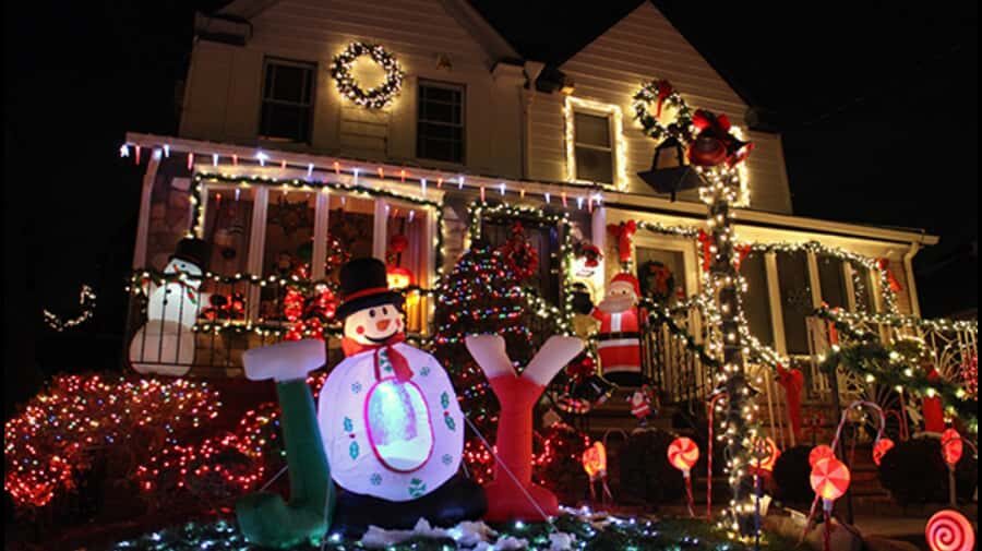 NYC: Christmas Lights Tour and Dyker Heights - Arriving at Times Square and starting your Brooklyn lights route
