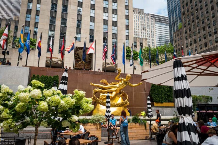 NYC: Half-Day Luxury Bus Tour with One World Access - Midtown and Central Park: Getting Oriented Without Walking Miles