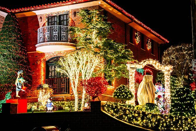 NYC: Holiday Lights and Dyker Heights Luxury Bus Tour - How to get better photos in Dyker Heights (without freezing)