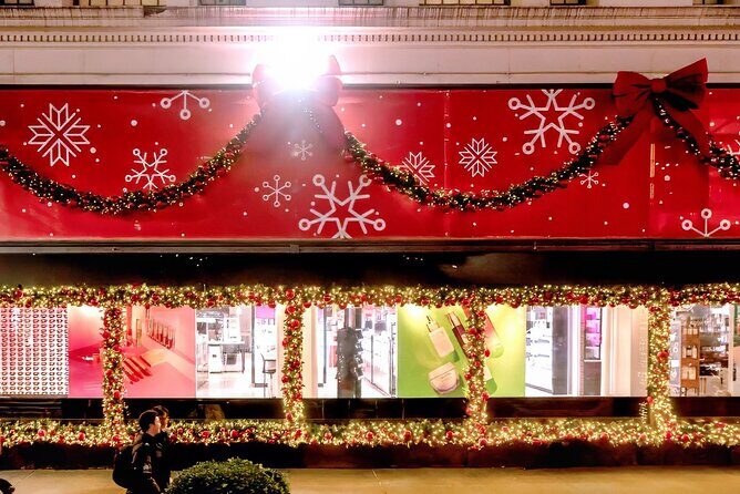 NYC Holiday Lights Sightseeing Bus Tour - Stop 2: The Rockefeller Christmas Tree glow