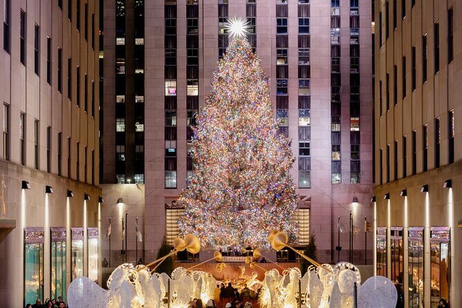 NYC Holiday Lights Sightseeing Bus Tour - Stop 3: Radio City and the Rockettes factor