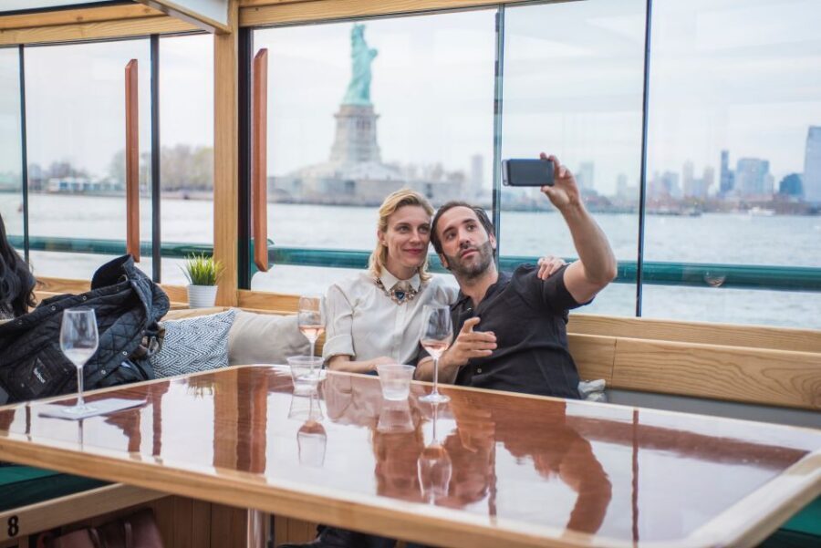 NYC: Romantic Valentine's Day Champagne Cruise - Icon Stops Around New York Harbor: What You’ll See From the Water