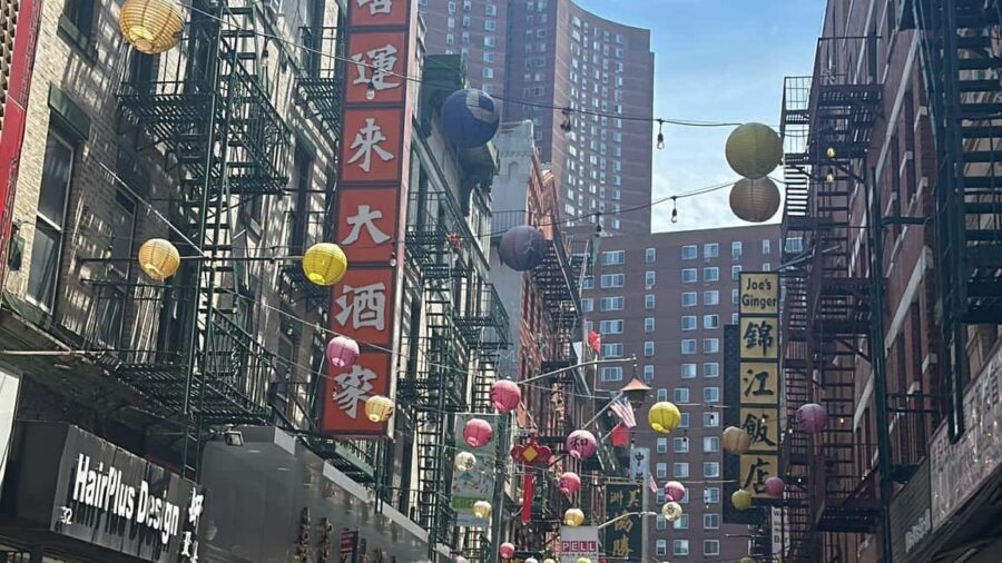 NYC's Chinatown & Little Italy Food Tour (4 Food Tastings) - Doyers Street Murals and the Church of the Transfiguration: why the history stops help