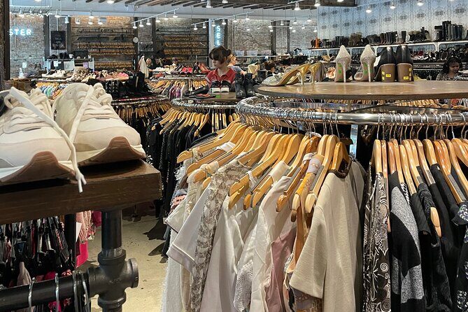 Vintage + Secondhand Shopping Walking Tour through Brooklyn, NYC - The Williamsburg-to-Greenpoint walking route is the secret sauce